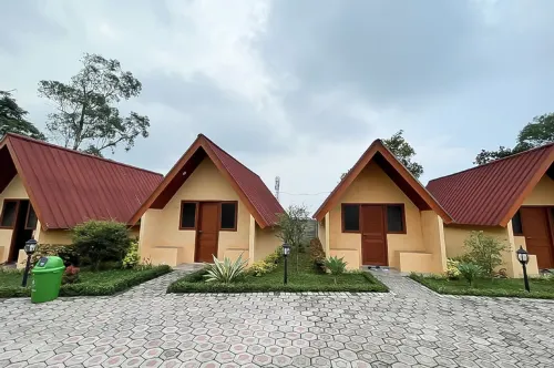 Urbanview Hotel Nerine's Glamping Village Cipanas by RedDoorz Hotels in Pacet