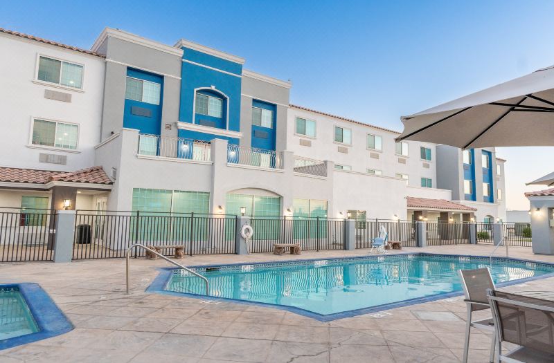 Holiday Inn Express & Suites El Centro by IHG photo 2