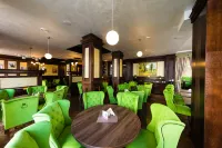 Daily Plaza Hotel Hotel di Scheia