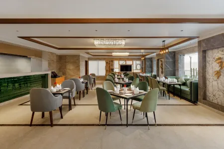 Holiday Inn Resort Kathmandu Budhanilkantha Отели рядом с достопримечательностью «Drikung Kagyu Rinchen Ling Monastery»