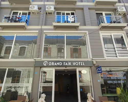 Grand Faik Hotel فنادق في تشيشمي