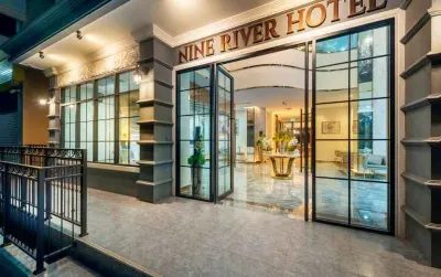 Nine River Hotel Hotel di Ban Pong