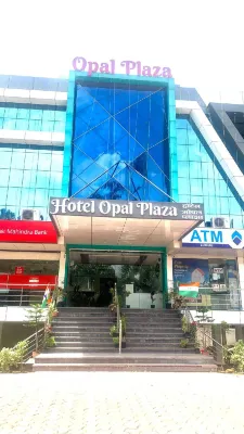 Hotel Opal Plaza Executive Hotels in Waluj Bk.