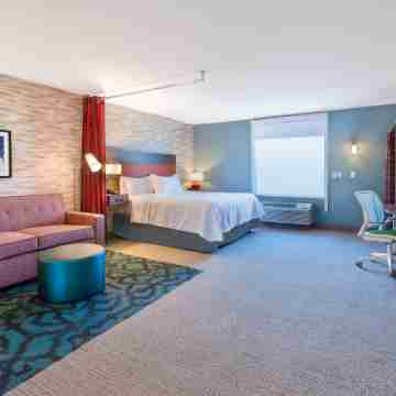 Home2 Suites by Hilton Battle Creek Rooms