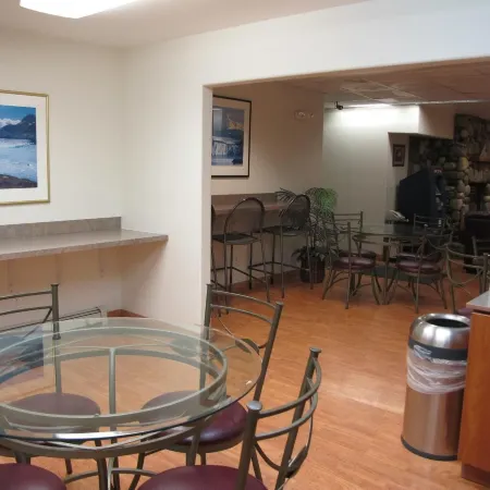 Microtel Inn & Suites by Wyndham Eagle River/Anchorage Are