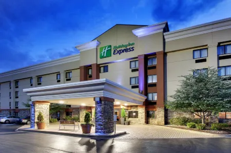 Holiday Inn Express Fort Campbell-Oak Grove