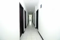 Super OYO 1678 Jati Exclusive Homestay Hotels in Ratu Samban