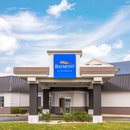 Baymont by Wyndham Indianapolis East Отели рядом с достопримечательностью «поле для гольфа Pleasant Run»