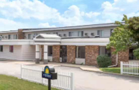 Days Inn by Wyndham Fond du Lac Hotel di 