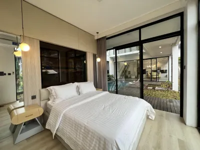 Villa Istana Bunga Amethyst V-89 5 Bedroom With Private Pool and Karaoke Set Hotels in Cisarua