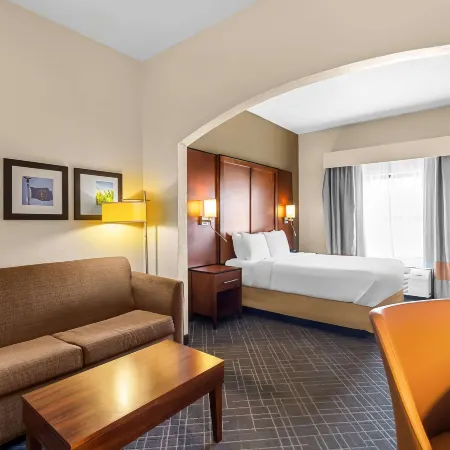 Comfort Suites