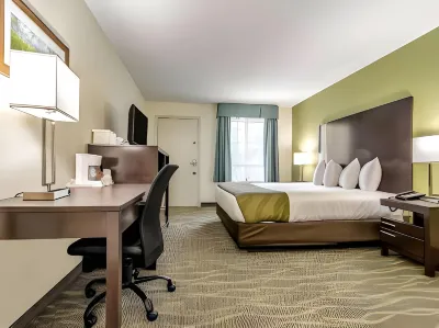 Quality Inn & Suites Creedmor - Butner Hotels in Butner
