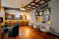Hodelpa Garden Court - ที่มีบาร์