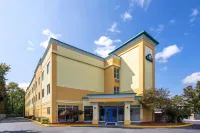 Days Inn & Suites by Wyndham Albany Hotels in Westmere