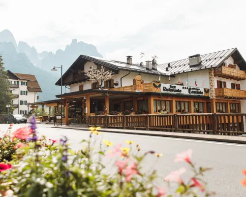 Albergo Centrale Hotels in Siror