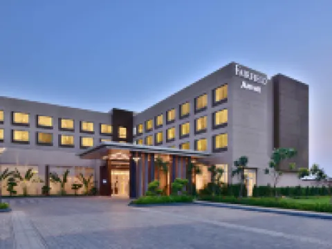 斯里伯魯布多萬楓酒店 斯里佩魯姆布杜爾酒店