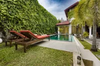 ทิทิ's พาเลซ - สระว่ายน้ำแบบอินฟินิตี้