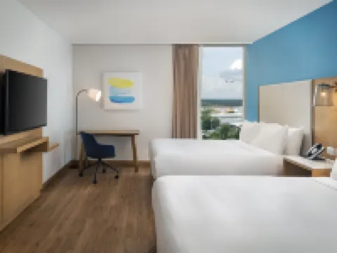 ヒルトン ガーデン イン カンクン エアポート ベニート・ファレスのホテル