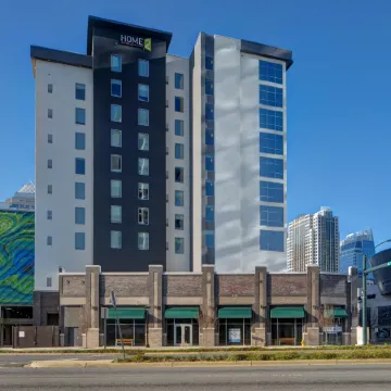 Home2 Suites by Hilton Charlotte Uptown Отели рядом с достопримечательностью «Банк оф Америка Стадиум»