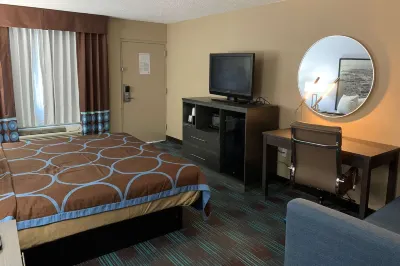 Super 8 by Wyndham Newport News Hotels in Newport News