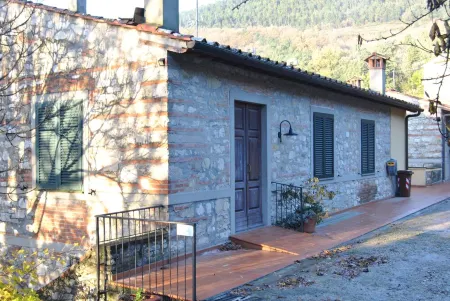 Cozy apartment in farmhouse 20 minutes from the center of Florence Отели рядом с достопримечательностью «Piazza della Costituzione»