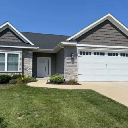 Entire Home: First Class Stay for Work & Play