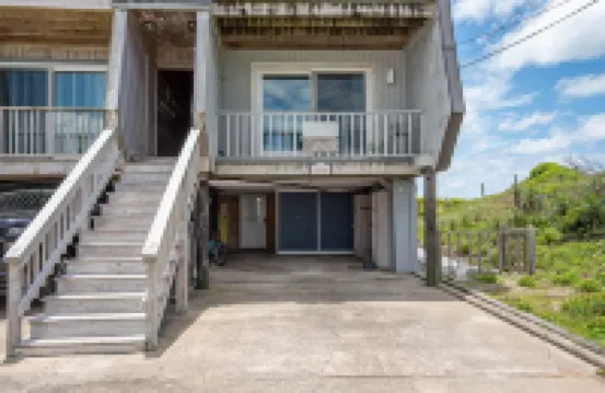 Bev's Beachfront Bungalow