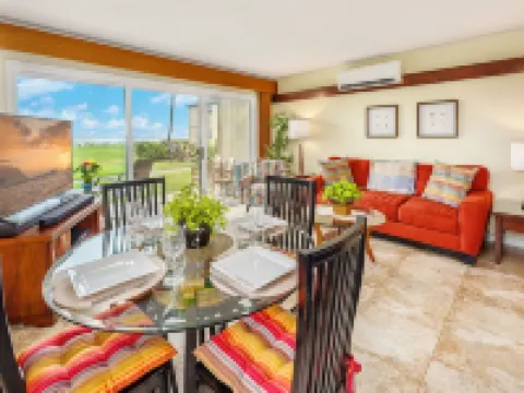 Ocean Front, Ground Level 1 Bedroom with King, Sleeps 4, with Cold AC Hotels in Kapaa