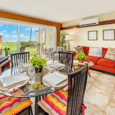 Ocean Front, Ground Level 1 Bedroom with King, Sleeps 4, with Cold AC