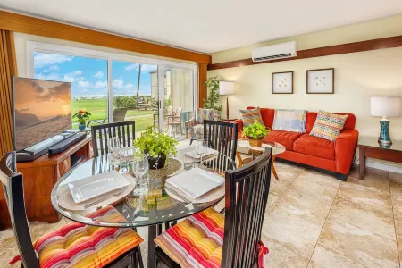 Ocean Front, Ground Level 1 Bedroom with King, Sleeps 4, with Cold AC