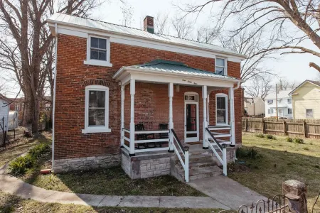 Elegant 3BR in the Heart of Historic Ste Genevieve