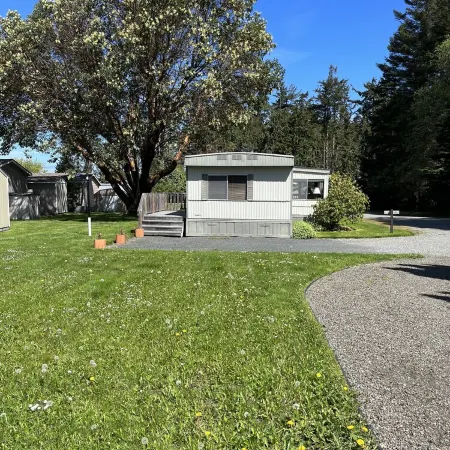 Private Beach Access Trail And Peaceful Wooded Setting