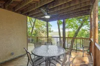 Spacious Log Cabin with Amazing Lake Views! Only Minutes from Loz Attractions.