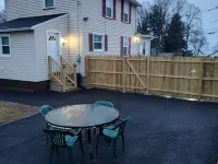 Newly remodeled home. Walking distance to Seabreeze and to many things around Hoteles en Irondequoit