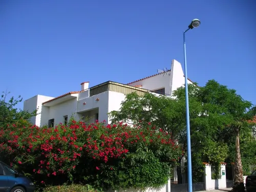 Large T2 Terrace in house 500m beach Hotels in Saint-Cyprien