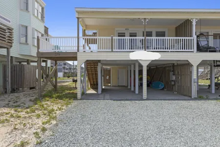 MareBella 2nd row Ocean front with Gorgeous sunrises Отели в г. Стамп Саунд