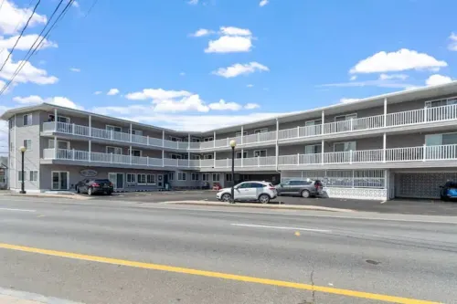 Whale's Tale - Boutique Studio Condo w/Pool 🐳