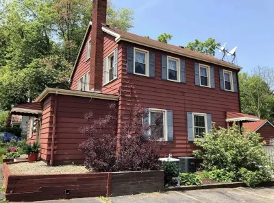 Blue Shutters Inn