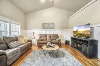 Stunning NEW 4 bed 3 bath home, Spacious and clean