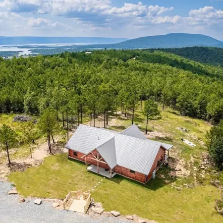 Log Cabin with Million Dollar ViewThe Time Out” Secluded property