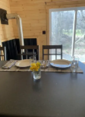 Tranquil creek view cabin