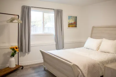 Downtown Eagle Farmhouse/Spa Hotels near Two Rivers Salon & Spa