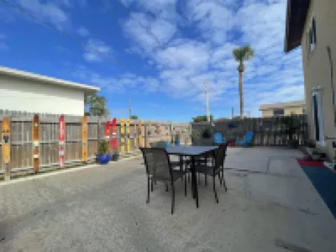 Walk to Historic Downtown, Beach and Amphitheater Nearby