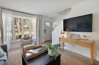 Closest Stay to Downtown Mt Dora - Renovated - Walk Everywhere - 5-Star Reviews