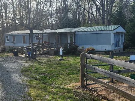 Beautiful home on 5 acre gated horse farm 3.5 miles from Tryon Equestrian Center