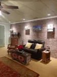 Downtown studio apartment walking distance to restaurants and shops