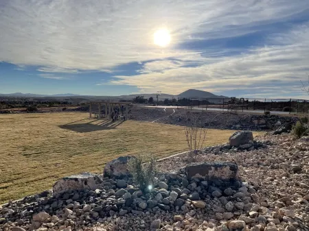 New townhome located 30 minutes from Zion!