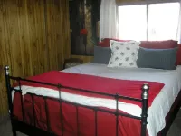 Lakefront Cozy Cottage