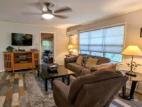 Cricket Hollow with Dock and private Lake Access Sleeps 6 Hotels in Murray County