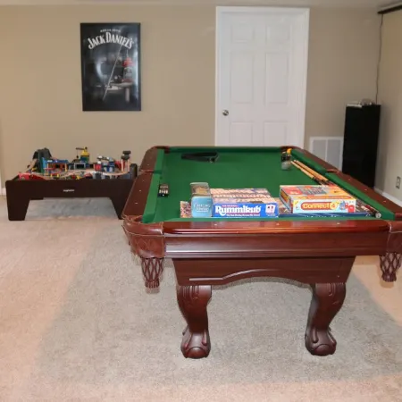 Spacious Home Close to Downtown Nashville